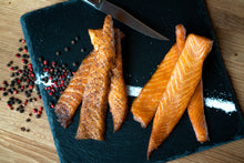Load image into Gallery viewer, Comeau&#39;s Maple Pepper Smoked Salmon (Frozen)